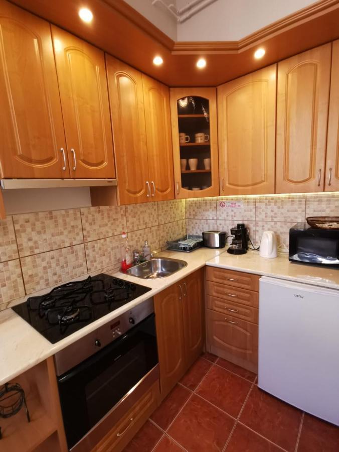 City Center Apartment Debrecen Bagian luar foto